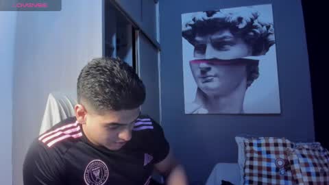 Snapshot of nicolasmuscle chatting on 07-07-26, 04:33 Andres online show from 07-07-26, 04:33