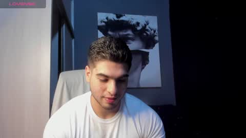 Snapshot of nicolasmuscle chatting on 07-16-26, 04:35 Andres online show from 07-16-26, 04:35