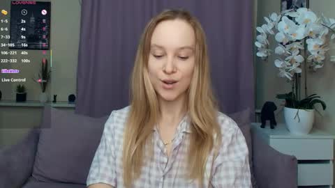 Nicoletta online show from 03-15-26, 06:36