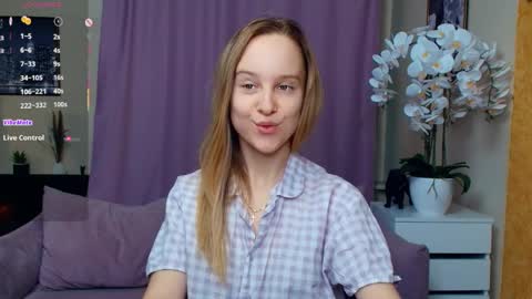 Nicoletta online show from 04-09-26, 06:46