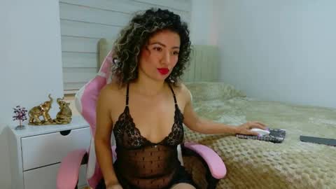 Snapshot of nicolblossom_ chatting on 09-12-25, 02:28 Nicol online show from 09-12-25, 02:28