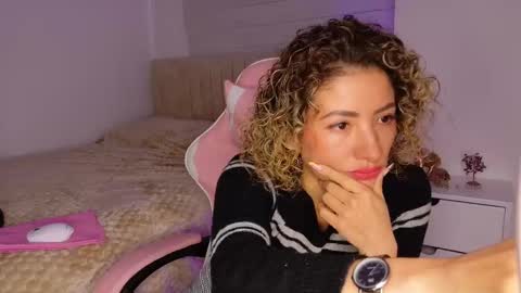 Snapshot of nicolblossom_ chatting on 11-21-25, 02:27 Nicol online show from 11-21-25, 02:27