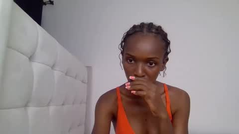 nicole161117 online show from 02-18-26, 06:37