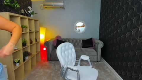 Snapshot of nicole___19 chatting on 01-08-25, 06:20 Nico online show from 01-08-25, 06:20