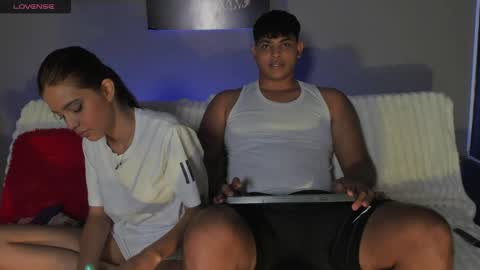 Snapshot of nicole_and_thiago1 chatting on 05-04-26, 10:28 nicole_and_thiago1 online show from 05-04-26, 10:28