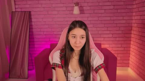 Snapshot of nicole_brownie chatting on 02-12-26, 08:20 Nicole online show from 02-12-26, 08:20