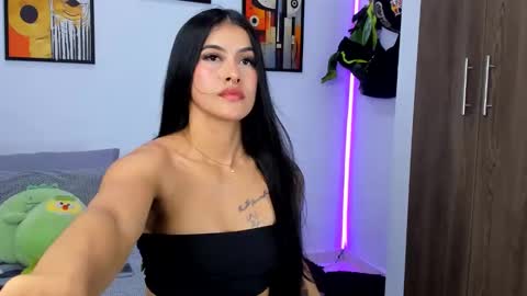 Snapshot of nicole_duran3095 chatting on 02-28-25, 07:37 Nick online show from 02-28-25, 07:37