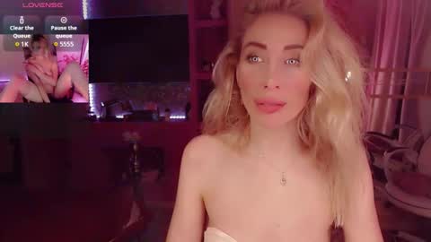 Nicole online show from 10-04-25, 01:25