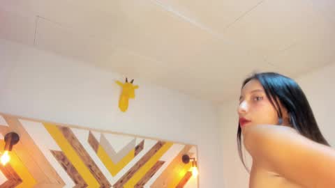 Snapshot of nicole_haley chatting on 02-19-25, 06:21 Nicole Haley online show from 02-19-25, 06:21