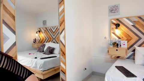 Snapshot of nicole_haley chatting on 02-26-25, 07:27 Nicole Haley online show from 02-26-25, 07:27