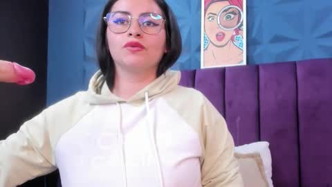 Nicole online show from 05-15-26, 10:50