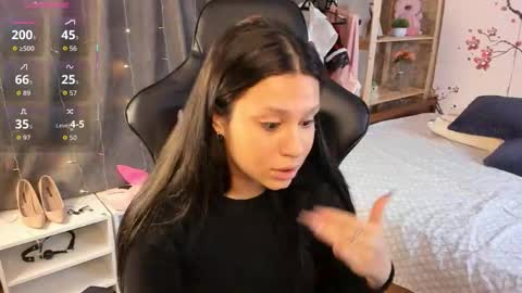 My name is Nicole. I m completely new here online show from 12-18-25, 07:25