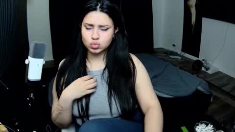 My name is Nicole. I m completely new here online show from 03-03-26, 05:24