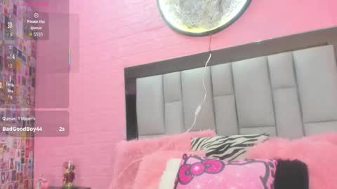 Snapshot of nicole_rosales chatting on 09-25-25, 08:12 nicole_rosales online show from 09-25-25, 08:12