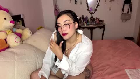 Nicole online show from 10-24-25, 04:42