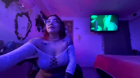 Snapshot of nicole_wc chatting on 04-25-26, 05:32 Nicole online show from 04-25-26, 05:32