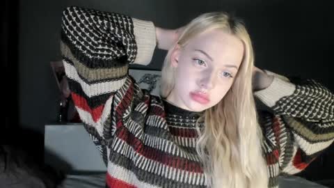 Snapshot of nicole_yo chatting on 01-08-25, 05:27 Mary online show from 01-08-25, 05:27