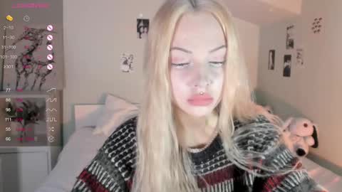 Snapshot of nicole_yo chatting on 02-20-25, 08:17 Mary online show from 02-20-25, 08:17