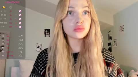 Snapshot of nicole_yo chatting on 02-28-25, 04:43 Mary online show from 02-28-25, 04:43