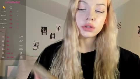 Snapshot of nicole_yo chatting on 02-28-25, 05:04 Mary online show from 02-28-25, 05:04