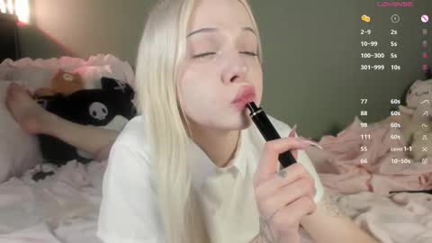 Snapshot of nicole_yo chatting on 09-23-25, 12:02 Mary online show from 09-23-25, 12:02