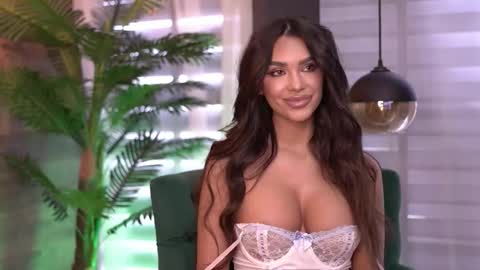 Snapshot of nicoledevin chatting on 09-26-25, 07:45 Nicole online show from 09-26-25, 07:45