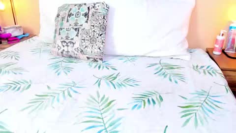 N i c o l e  online show from 01-10-26, 08:43