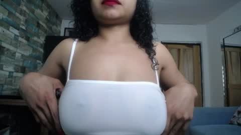 Snapshot of nicoleebon chatting on 06-09-26, 01:12 Nicole online show from 06-09-26, 01:12