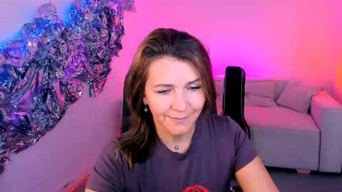 Snapshot of nicolehits chatting on 09-15-25, 05:18 nicolehits online show from 09-15-25, 05:18