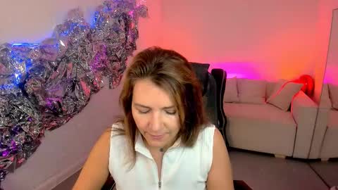 Snapshot of nicolehits chatting on 09-22-25, 05:09 nicolehits online show from 09-22-25, 05:09