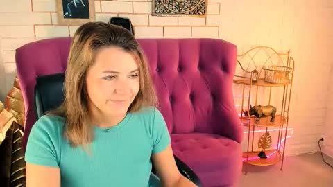 Snapshot of nicolehits chatting on 09-26-25, 09:35 nicolehits online show from 09-26-25, 09:35