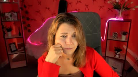 Snapshot of nicolehits chatting on 09-29-25, 05:45 nicolehits online show from 09-29-25, 05:45