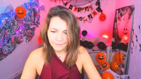 Snapshot of nicolehits chatting on 10-24-25, 05:37 nicolehits online show from 10-24-25, 05:37