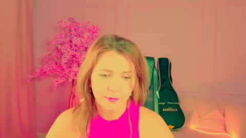 Snapshot of nicolehits chatting on 11-09-25, 09:18 nicolehits online show from 11-09-25, 09:18