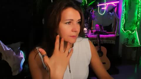 Snapshot of nicolehits chatting on 11-26-25, 09:32 nicolehits online show from 11-26-25, 09:32