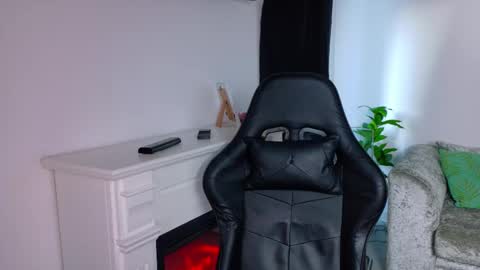 nicoleirisxxx online show from 02-13-26, 06:09