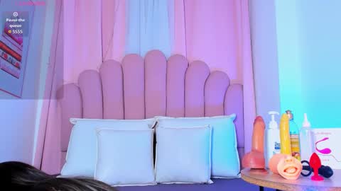 nicolemadrird online show from 02-12-26, 11:27