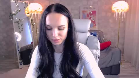 Snapshot of nicolemerz chatting on 05-12-26, 02:47 Nicole online show from 05-12-26, 02:47