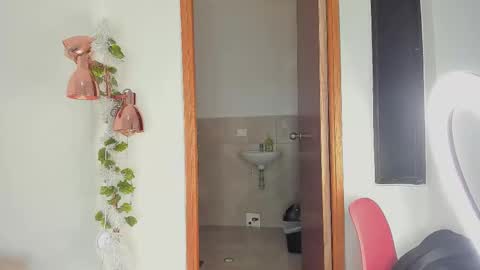 NICOLE online show from 11-19-25, 12:49