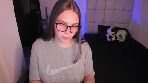 Nicol independent model online show from 02-19-26, 11:23