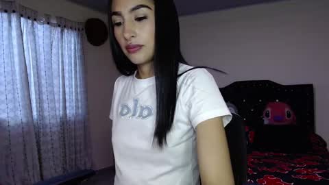 Snapshot of nicoletta_c66 chatting on 11-25-25, 10:43 Nicole online show from 11-25-25, 10:43