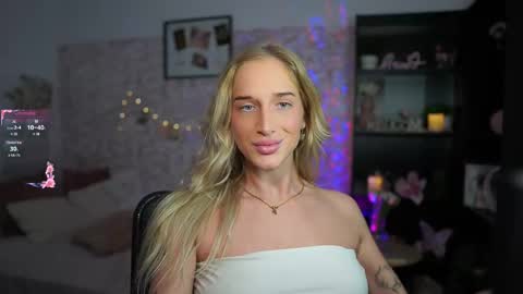 nicolette__shea_ online show from 03-09-25, 05:06