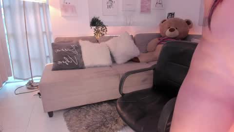 Nicolle online show from 02-26-25, 08:22