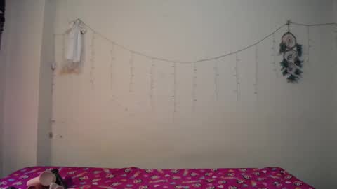 nicolle_sky online show from 01-14-25, 05:34