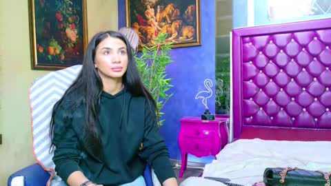 Nicolle online show from 09-30-25, 12:54