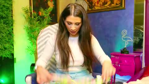 Nicolle online show from 10-03-25, 05:32