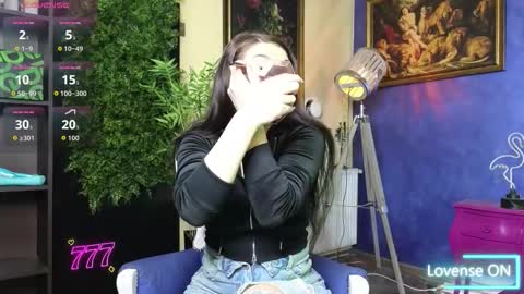 Nicolle online show from 02-04-26, 09:37