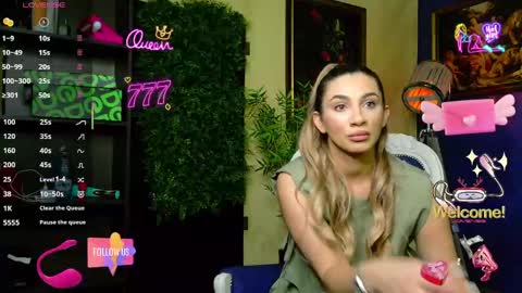 Snapshot of nicollepalmer chatting on 06-04-26, 09:15 Nicolle online show from 06-04-26, 09:15