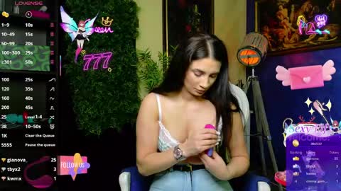 Snapshot of nicollepalmer chatting on 06-06-26, 02:33 Nicolle online show from 06-06-26, 02:33