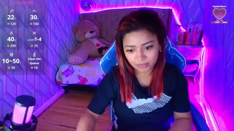 Nicolle Miley online show from 09-27-25, 03:11